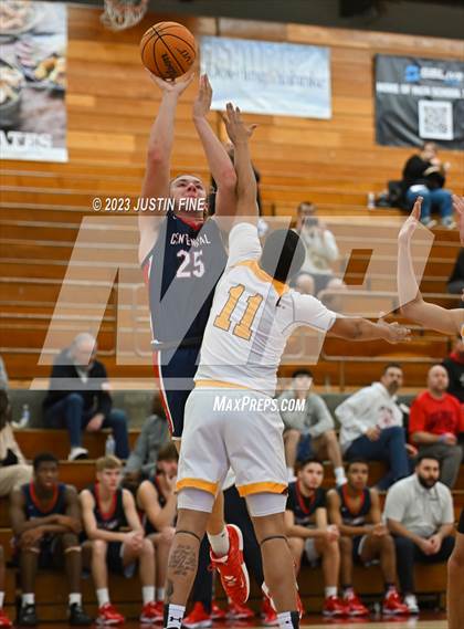 Thumbnail 1 in Centennial vs. O'Dea (Torrey Pines Holiday Classic) photogallery.