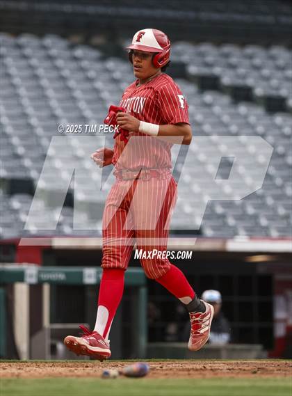 Thumbnail 3 in Fullerton vs. Villa Park photogallery.