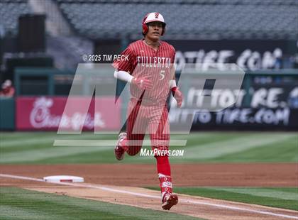 Thumbnail 2 in Fullerton vs. Villa Park photogallery.