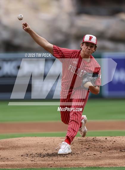 Thumbnail 3 in Fullerton vs. Villa Park photogallery.