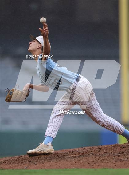 Thumbnail 1 in Fullerton vs. Villa Park photogallery.