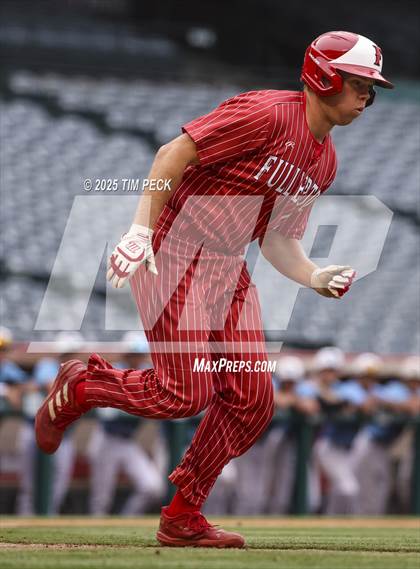 Thumbnail 2 in Fullerton vs. Villa Park photogallery.