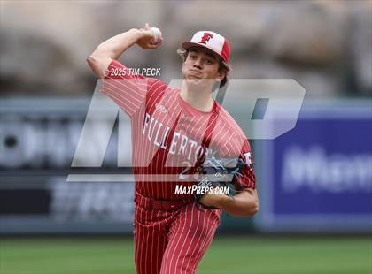 Thumbnail 3 in Fullerton vs. Villa Park photogallery.