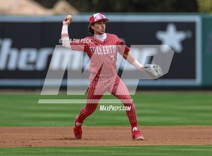 Thumbnail 1 in Fullerton vs. Villa Park photogallery.