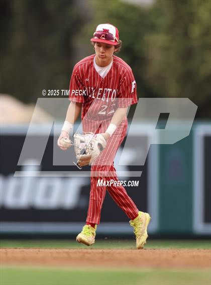 Thumbnail 1 in Fullerton vs. Villa Park photogallery.