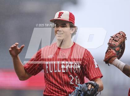 Thumbnail 1 in Fullerton vs. Villa Park photogallery.