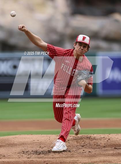 Thumbnail 2 in Fullerton vs. Villa Park photogallery.
