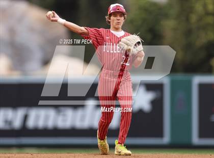 Thumbnail 1 in Fullerton vs. Villa Park photogallery.