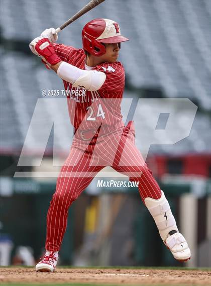 Thumbnail 3 in Fullerton vs. Villa Park photogallery.