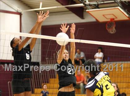 Thumbnail 2 in Woodcreek vs. Inderkum photogallery.