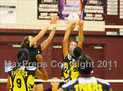 Thumbnail 3 in Woodcreek vs. Inderkum photogallery.