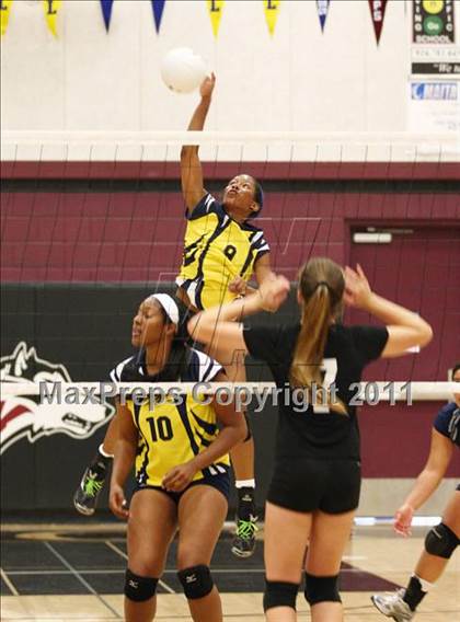 Thumbnail 2 in Woodcreek vs. Inderkum photogallery.
