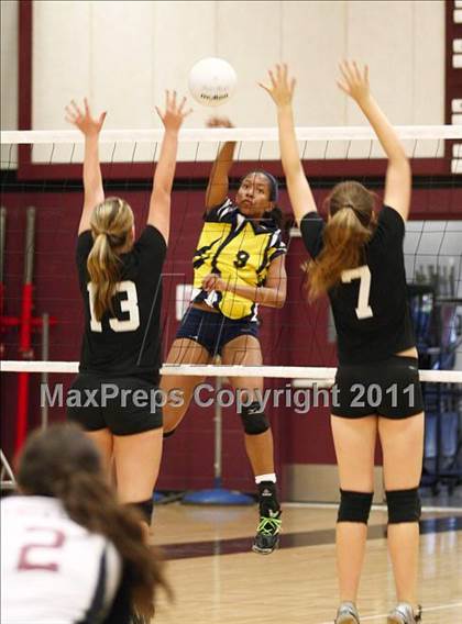 Thumbnail 3 in Woodcreek vs. Inderkum photogallery.
