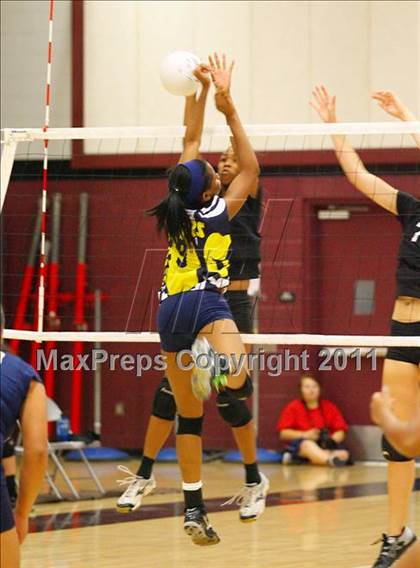Thumbnail 2 in Woodcreek vs. Inderkum photogallery.