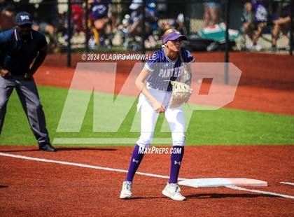 Thumbnail 1 in Guyer vs. Weslaco (UIL 6A Softball Semifinal) photogallery.