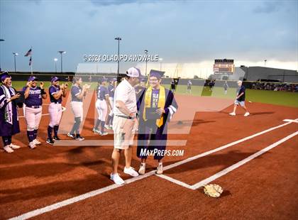 Thumbnail 1 in Guyer vs. Weslaco (UIL 6A Softball Semifinal) photogallery.