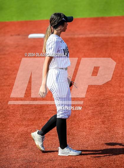 Thumbnail 2 in Guyer vs. Weslaco (UIL 6A Softball Semifinal) photogallery.