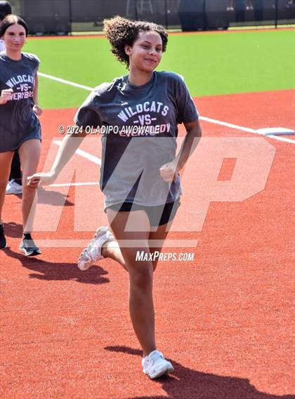 Thumbnail 1 in Guyer vs. Weslaco (UIL 6A Softball Semifinal) photogallery.