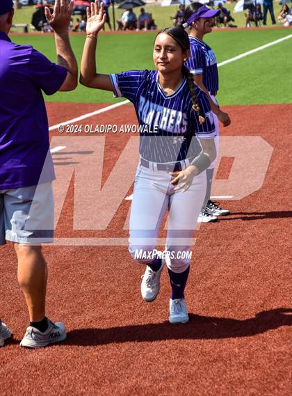Thumbnail 2 in Guyer vs. Weslaco (UIL 6A Softball Semifinal) photogallery.