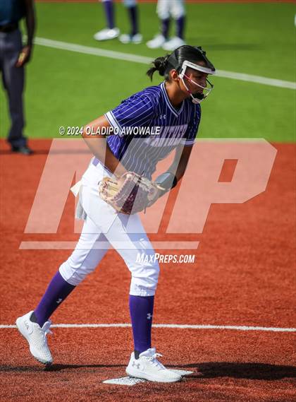 Thumbnail 3 in Guyer vs. Weslaco (UIL 6A Softball Semifinal) photogallery.