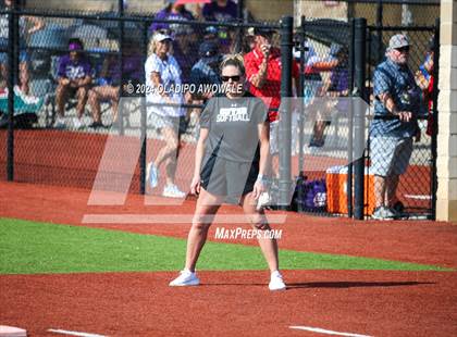 Thumbnail 2 in Guyer vs. Weslaco (UIL 6A Softball Semifinal) photogallery.