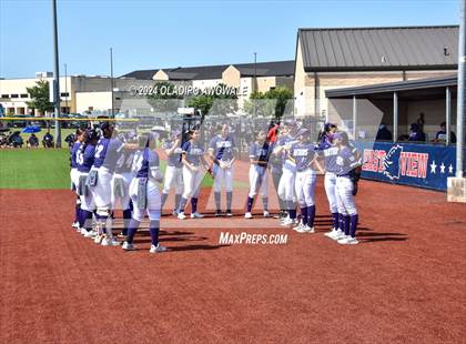 Thumbnail 2 in Guyer vs. Weslaco (UIL 6A Softball Semifinal) photogallery.