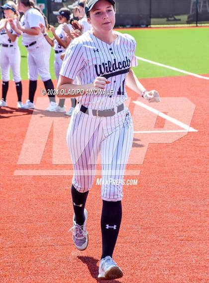 Thumbnail 1 in Guyer vs. Weslaco (UIL 6A Softball Semifinal) photogallery.