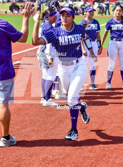 Thumbnail 2 in Guyer vs. Weslaco (UIL 6A Softball Semifinal) photogallery.