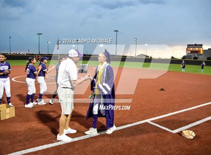 Thumbnail 1 in Guyer vs. Weslaco (UIL 6A Softball Semifinal) photogallery.
