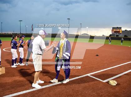 Thumbnail 3 in Guyer vs. Weslaco (UIL 6A Softball Semifinal) photogallery.