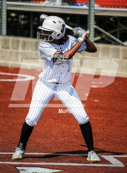 Thumbnail 3 in Guyer vs. Weslaco (UIL 6A Softball Semifinal) photogallery.