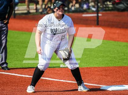 Thumbnail 1 in Guyer vs. Weslaco (UIL 6A Softball Semifinal) photogallery.