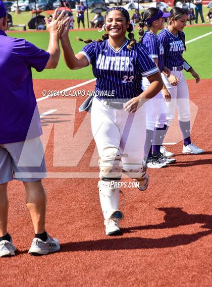 Thumbnail 2 in Guyer vs. Weslaco (UIL 6A Softball Semifinal) photogallery.