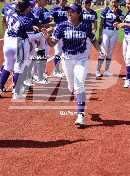 Thumbnail 3 in Guyer vs. Weslaco (UIL 6A Softball Semifinal) photogallery.