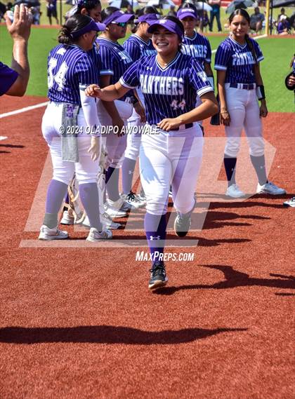 Thumbnail 2 in Guyer vs. Weslaco (UIL 6A Softball Semifinal) photogallery.