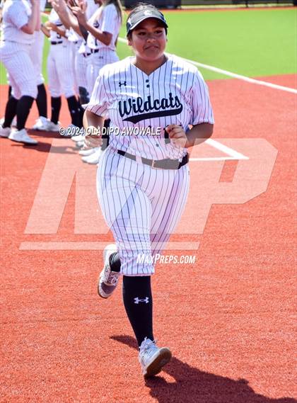 Thumbnail 3 in Guyer vs. Weslaco (UIL 6A Softball Semifinal) photogallery.