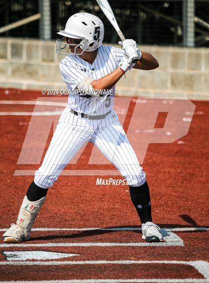 Thumbnail 2 in Guyer vs. Weslaco (UIL 6A Softball Semifinal) photogallery.