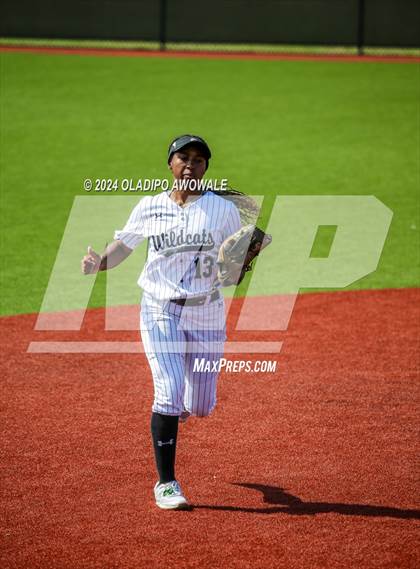 Thumbnail 2 in Guyer vs. Weslaco (UIL 6A Softball Semifinal) photogallery.
