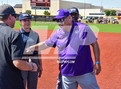 Thumbnail 2 in Guyer vs. Weslaco (UIL 6A Softball Semifinal) photogallery.