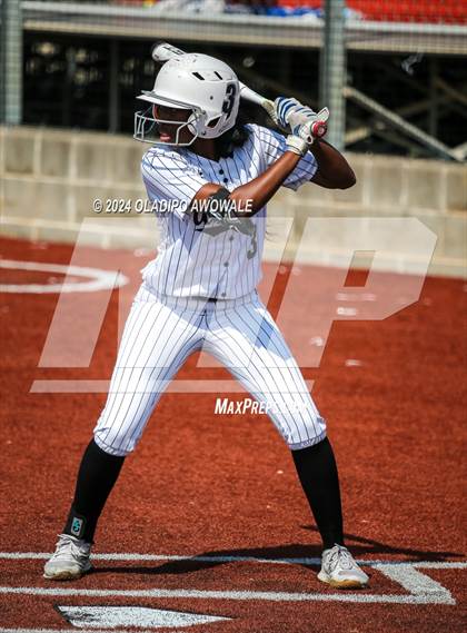 Thumbnail 1 in Guyer vs. Weslaco (UIL 6A Softball Semifinal) photogallery.