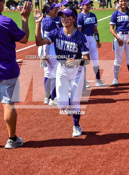 Thumbnail 3 in Guyer vs. Weslaco (UIL 6A Softball Semifinal) photogallery.