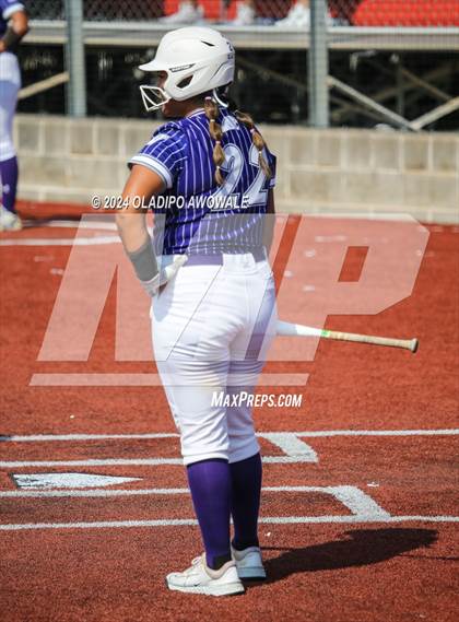 Thumbnail 3 in Guyer vs. Weslaco (UIL 6A Softball Semifinal) photogallery.