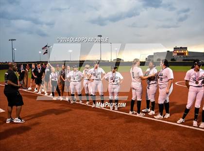 Thumbnail 2 in Guyer vs. Weslaco (UIL 6A Softball Semifinal) photogallery.