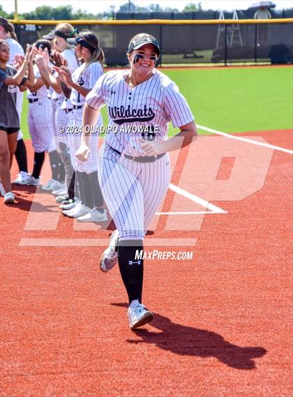 Thumbnail 1 in Guyer vs. Weslaco (UIL 6A Softball Semifinal) photogallery.