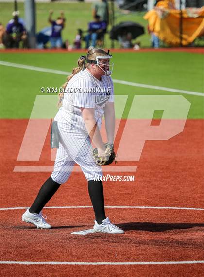 Thumbnail 3 in Guyer vs. Weslaco (UIL 6A Softball Semifinal) photogallery.