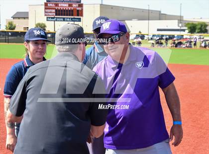 Thumbnail 3 in Guyer vs. Weslaco (UIL 6A Softball Semifinal) photogallery.