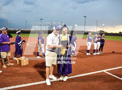 Thumbnail 2 in Guyer vs. Weslaco (UIL 6A Softball Semifinal) photogallery.