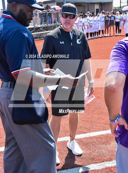Thumbnail 2 in Guyer vs. Weslaco (UIL 6A Softball Semifinal) photogallery.