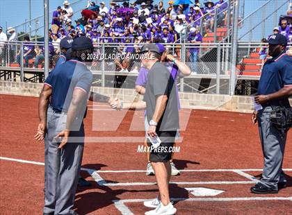 Thumbnail 1 in Guyer vs. Weslaco (UIL 6A Softball Semifinal) photogallery.