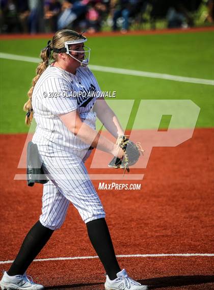 Thumbnail 2 in Guyer vs. Weslaco (UIL 6A Softball Semifinal) photogallery.